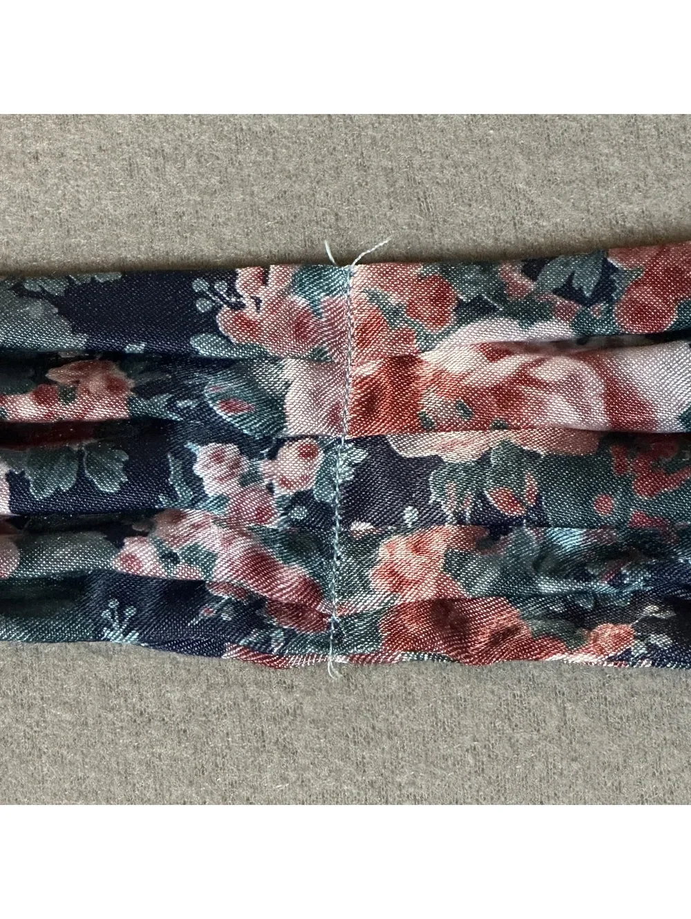 Vintage Floral Pattern Cravat/Ascot Scarf